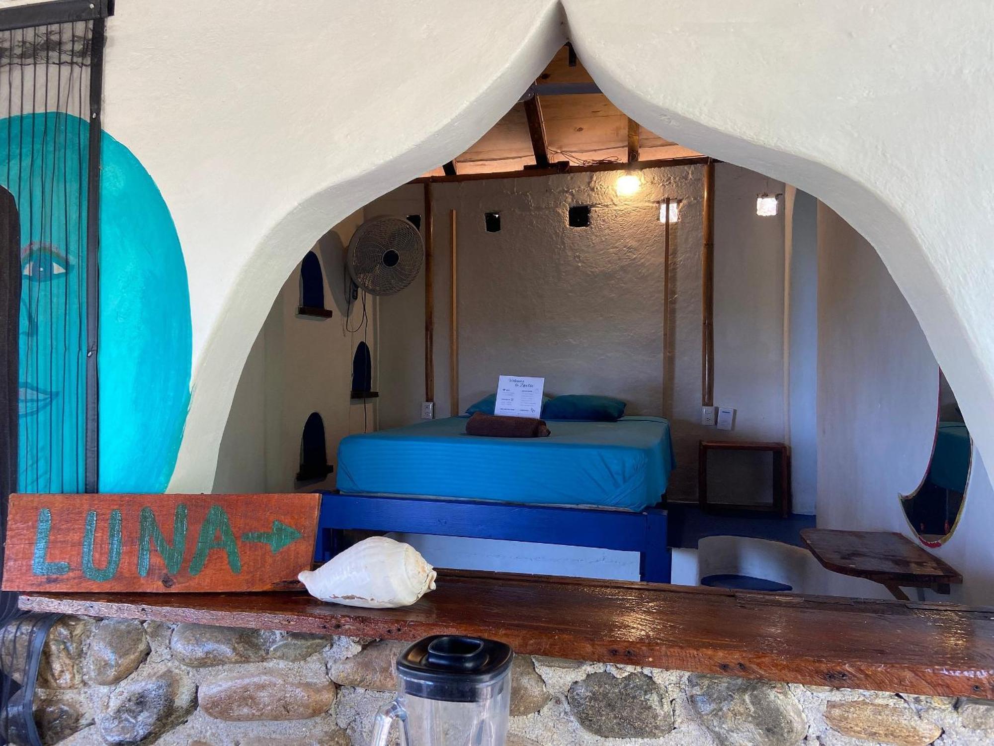 Mixtli Ecohouse, Habitaciones Sol & Luna - Starlink Internet San Pedro Pochutla المظهر الخارجي الصورة